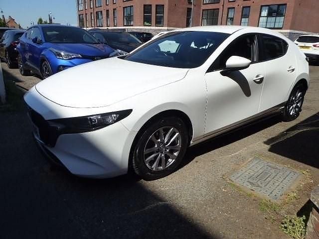 Begagnad Mazda 3 122 HK (89 kW) 2022 Vit Halvkombi