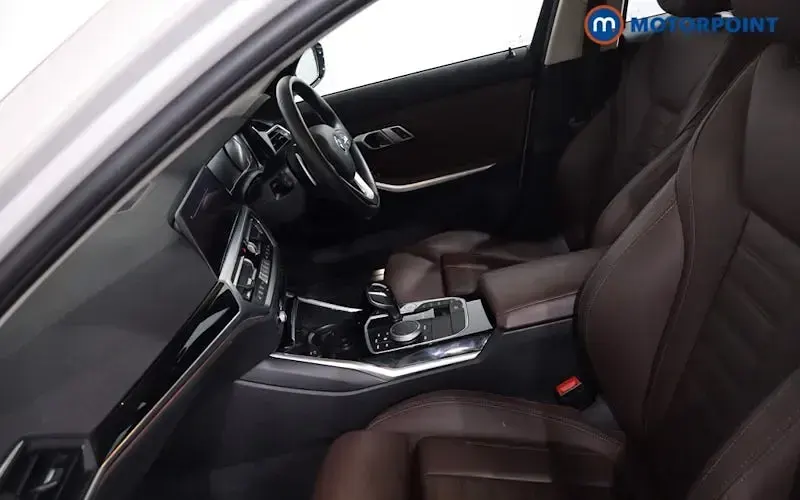 Used BMW 320 Sport Line 184 HP (135 kW) 2021 White Estate