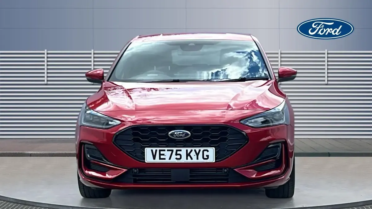 Used Ford Focus ST-Line X 125 HP (91 kW) 2026 Red Hatchback
