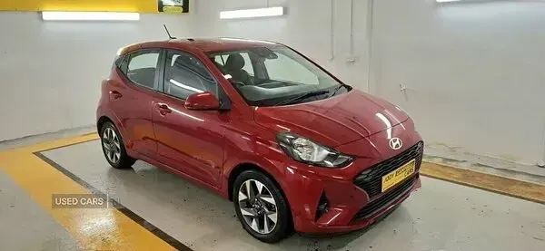 Used Hyundai i10 Advanced 66 HP (48 kW) 2024 Red Hatchback