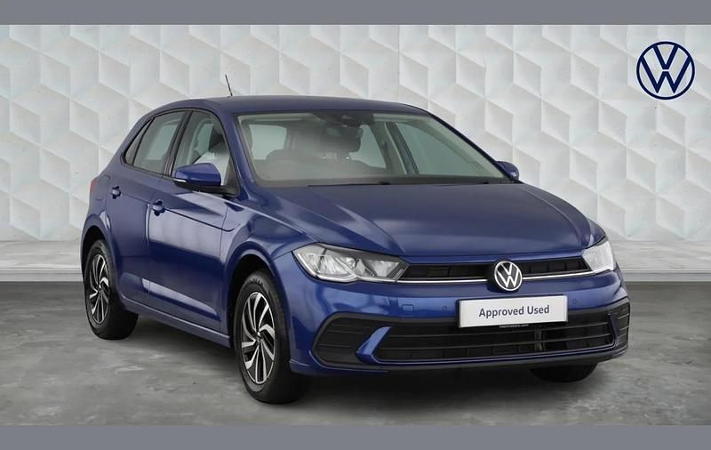Used VW Polo Life 95 HP (69 kW) 2024 Blue Hatchback