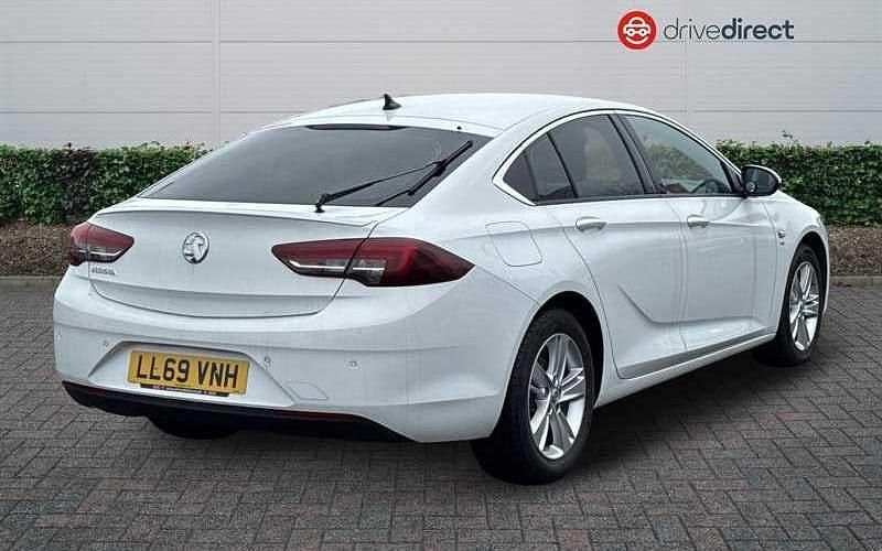 Used Vauxhall Insignia Sport 170 HP (125 kW) 2019 White Hatchback