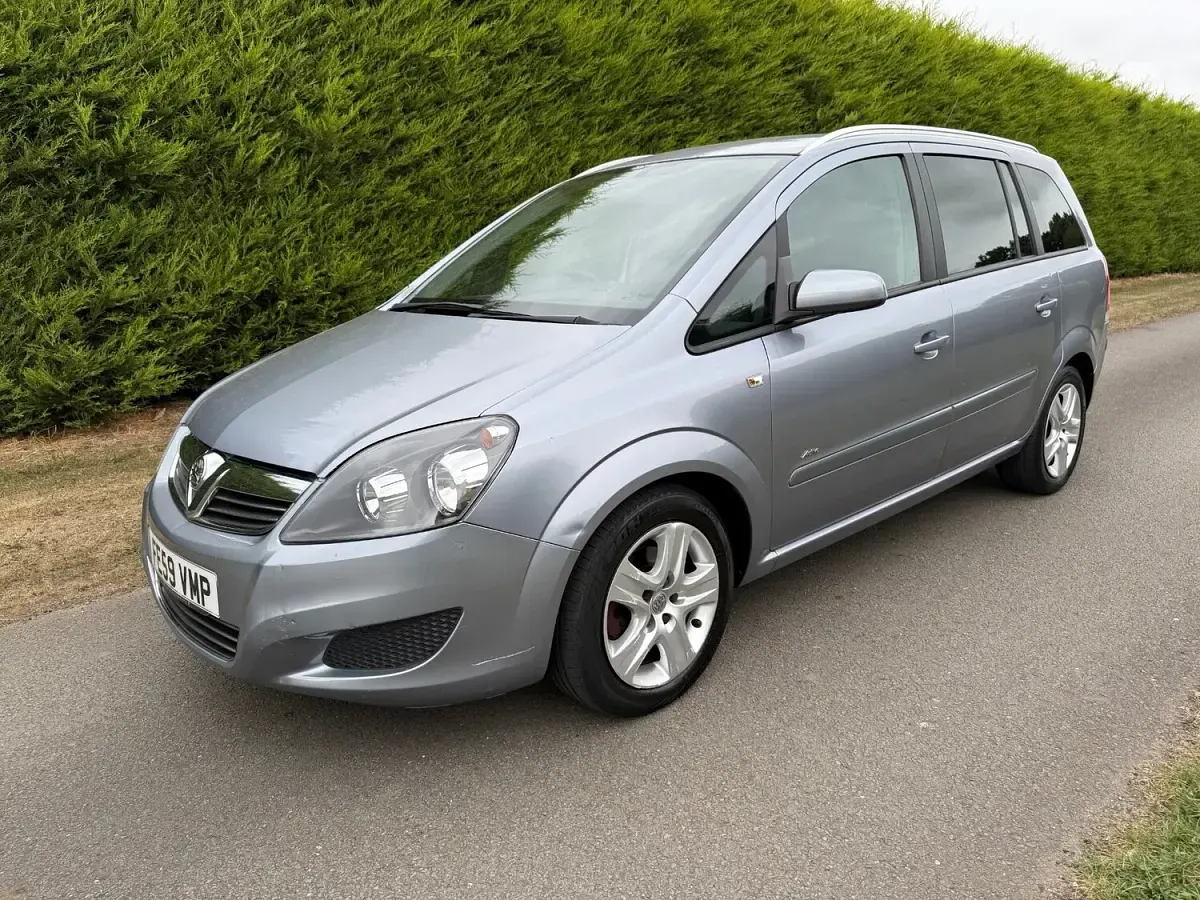 Used Vauxhall Zafira Active 115 HP (84 kW) 2009 Silver MPV