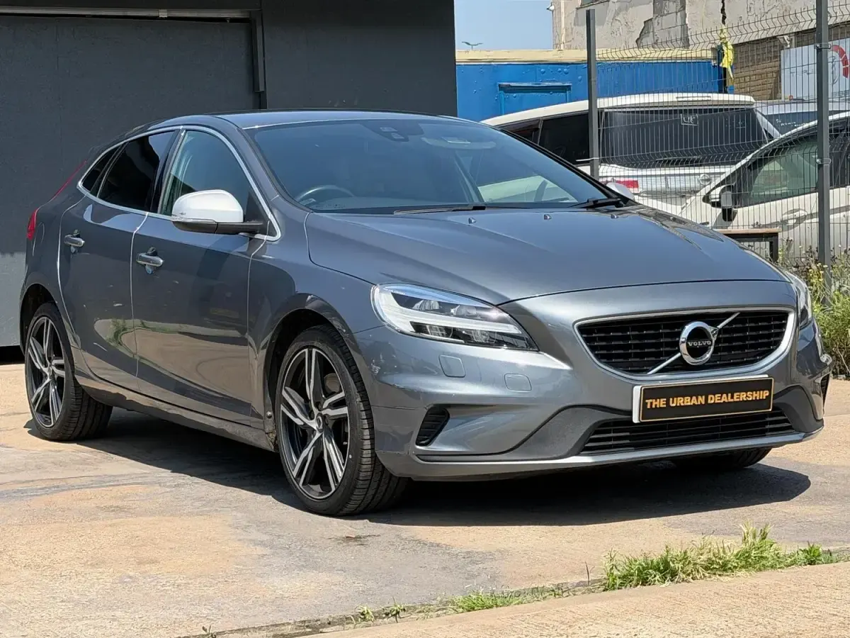 Used Volvo V40 R-Design Pro 2018 Grey