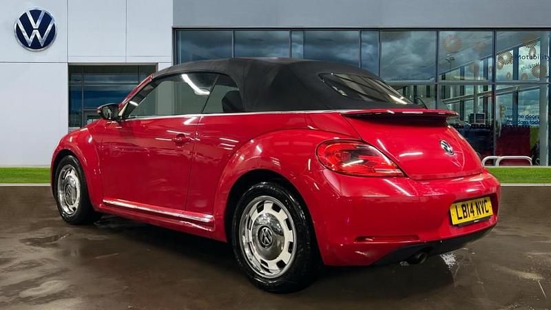 Used VW Beetle Design 105 HP (77 kW) 2014 Tornado red black hood Hatchback