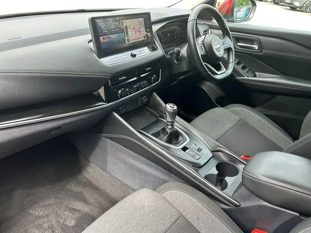 Used Nissan Qashqai N-Connecta 140 HP (102 kW) 2023 Red SUV