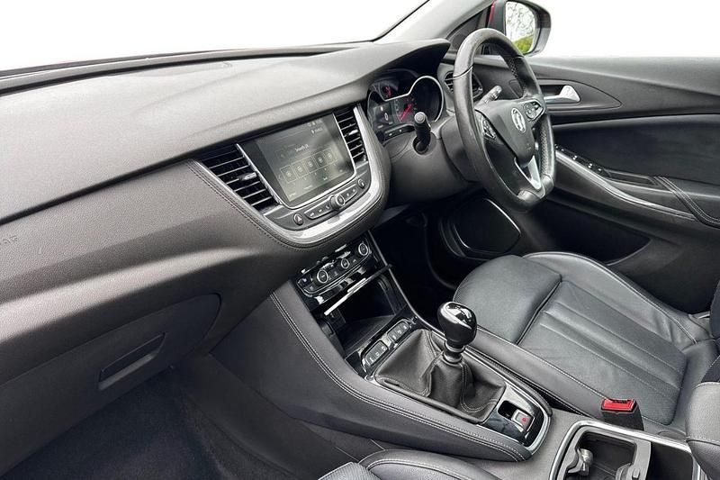 Used Vauxhall Grandland X Elite 130 HP (95 kW) 2020 Dark ruby red SUV