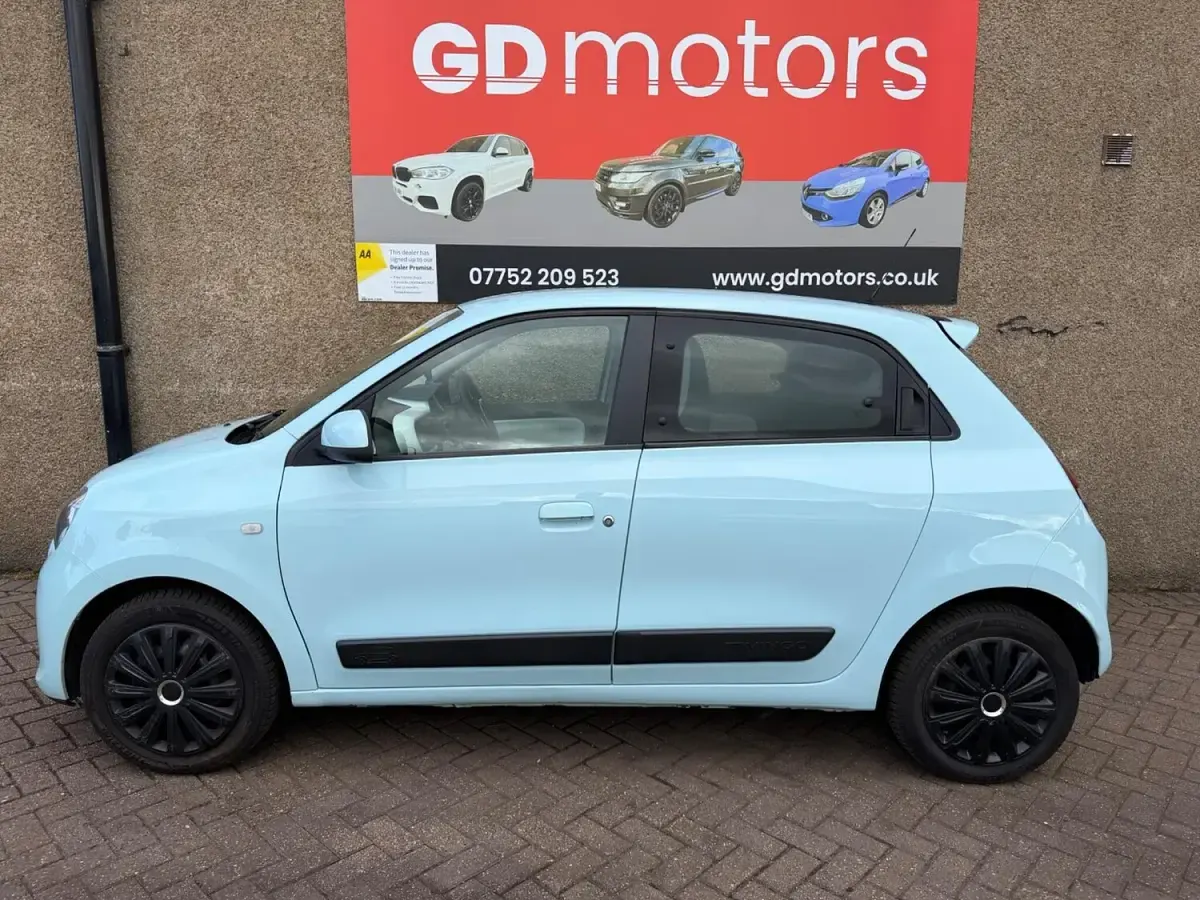 Used Renault Twingo Play 70 HP (51 kW) 2015 Blue Hatchback
