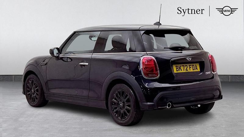 Used Mini Cooper Classic 134 HP (98 kW) 2022 Black Hatchback