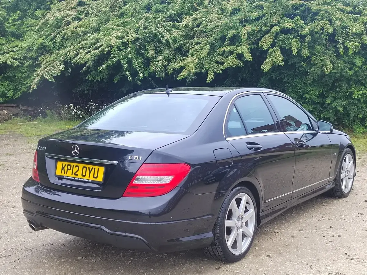 Used Mercedes C250 201 HP (147 kW) 2012 Black Sedan