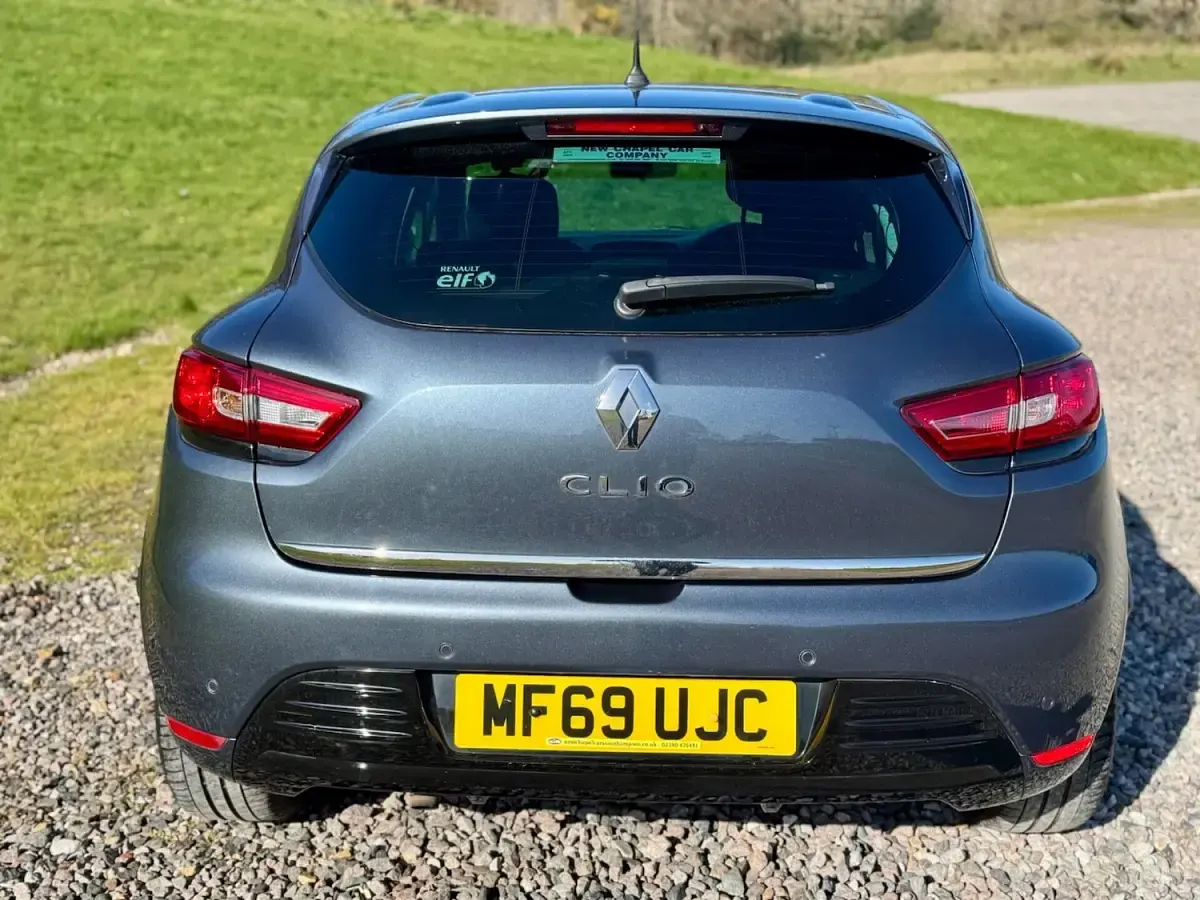 Used Renault Clio Iconic 90 HP (66 kW) 2019 Grey Hatchback