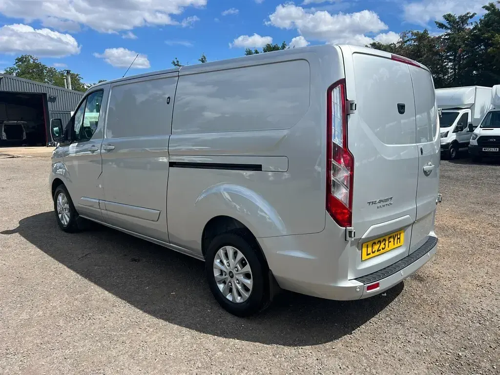 Used Ford Transit Custom Limited 130 HP (95 kW) 2023 Silver Van