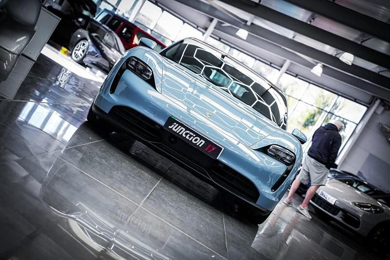 Usado Porsche Taycan Performance Package 389 kW (530 HP) 2022 Azul Sedan