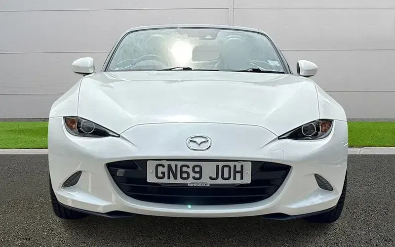 Used Mazda MX5 Inclusive 184 HP (135 kW) 2019 White Cabriolet