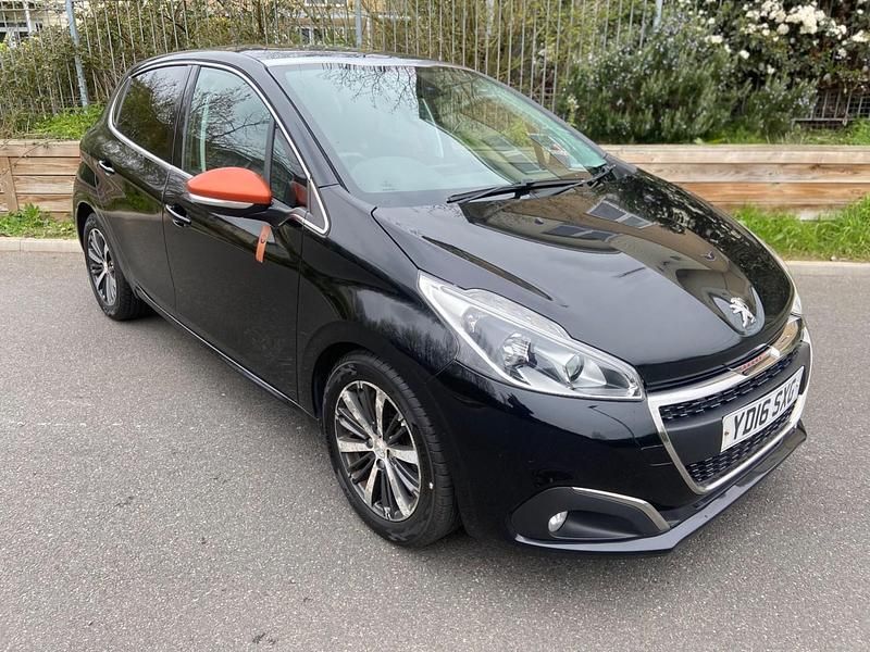 Used Peugeot 208 Roland Garros 100 HP (73 kW) 2016 Black Hatchback