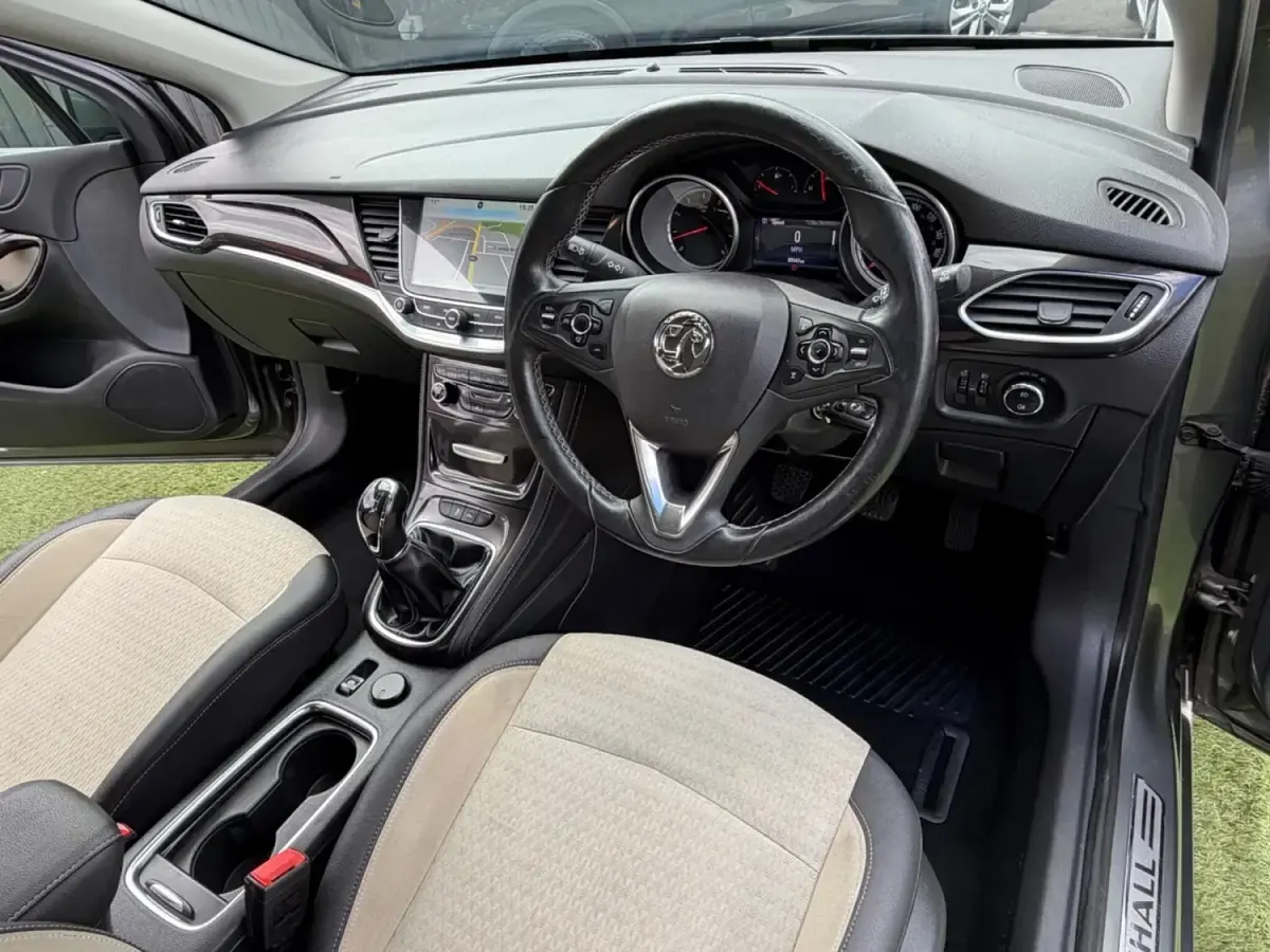 Gebraucht Vauxhall Astra Elite 150 PS (110 kW) 2017 Grau Kleinwagen