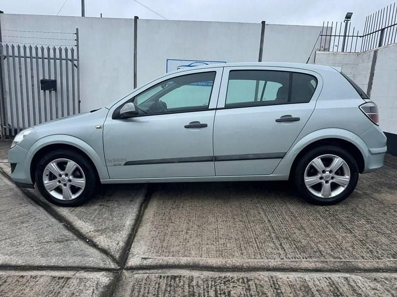 Usado Vauxhall Astra 2008 Verde Utilitario