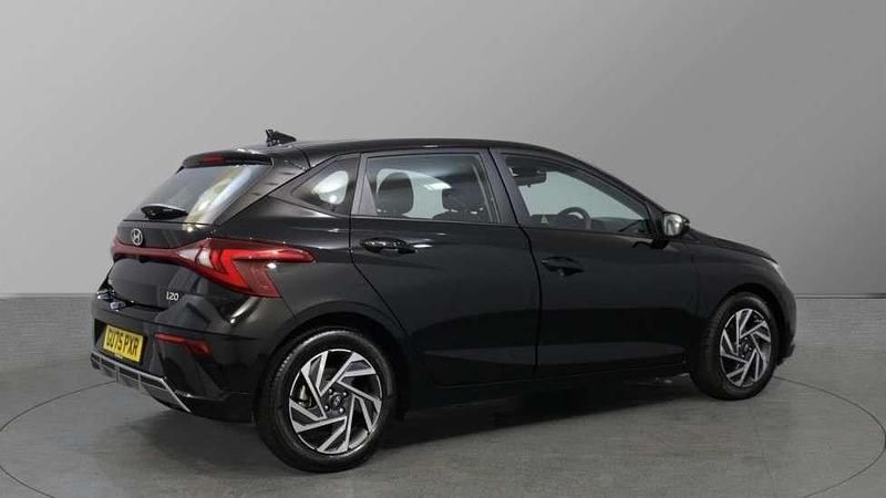 Used Hyundai i20 Advanced 100 HP (73 kW) 2025 Black Hatchback