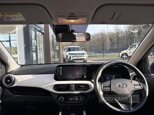 Used Hyundai i10 Premium 67 HP (49 kW) 2022 Green Hatchback