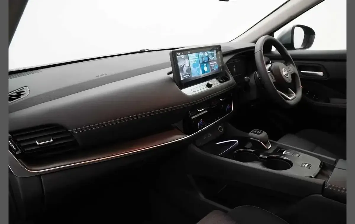 Used Nissan X-Trail N-Connecta 204 HP (150 kW) 2025 Grey SUV