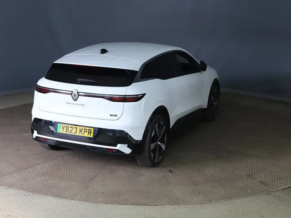 Used Renault Megane E-Tech Techno 160 kW (218 HP) 2023 White Hatchback