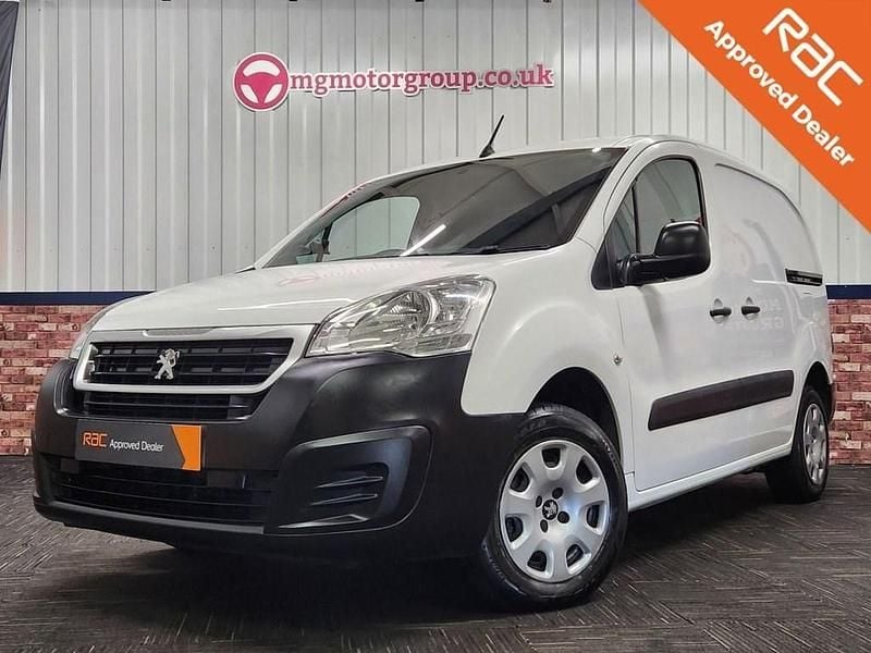 White Used 2016 Peugeot Partner S Van | £6,495 (Fair price) - Image 1/4