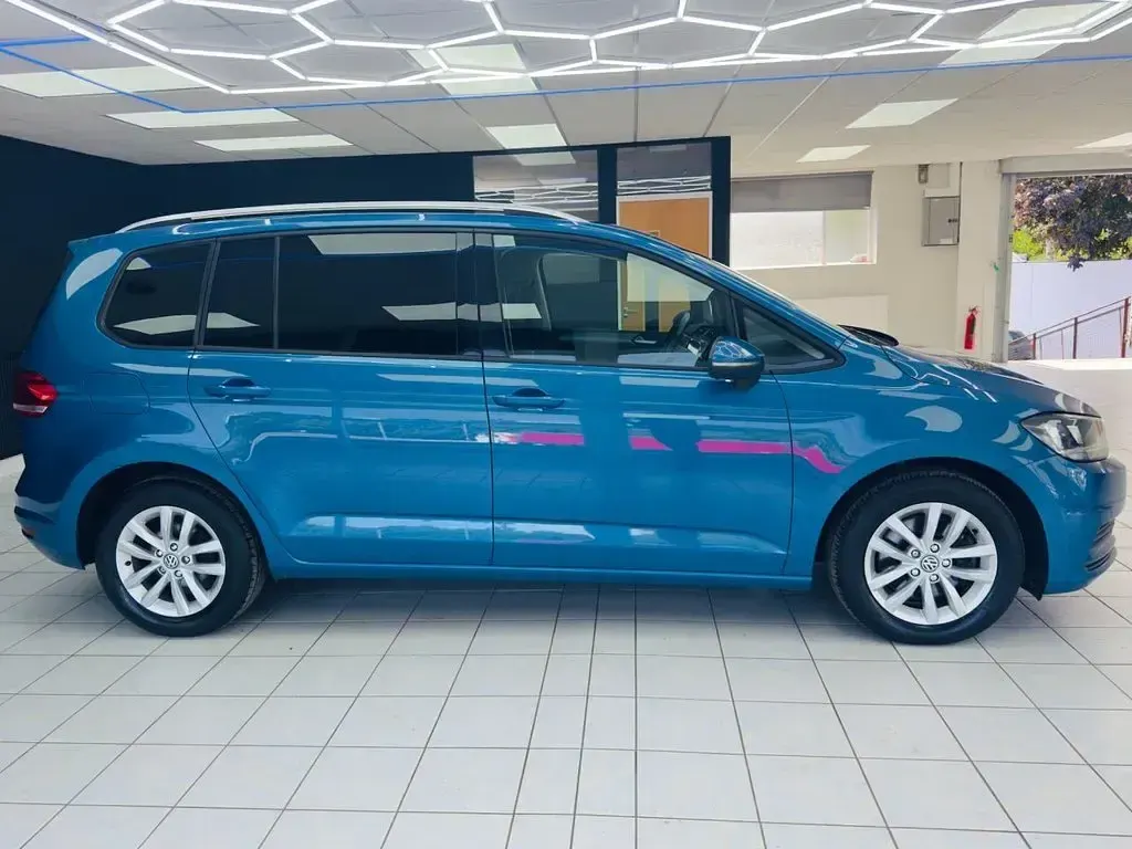 Used VW Touran SE 115 HP (84 kW) 2017 Blue MPV