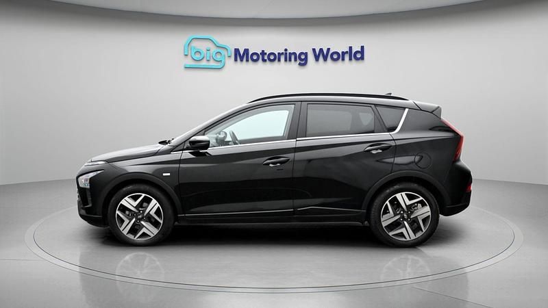 Begagnad Hyundai Bayon Premium 101 HK (74 kW) 2023 Svart SUV