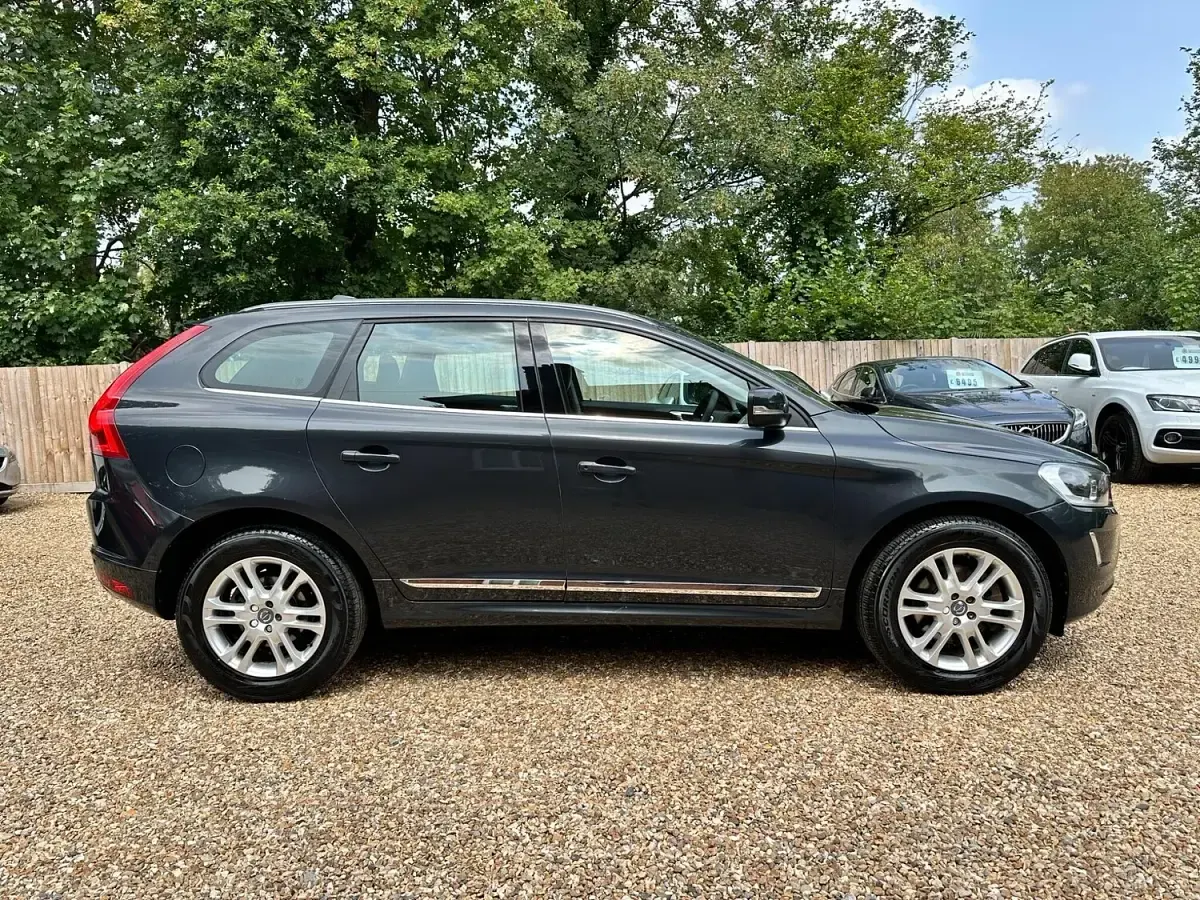 Used Volvo XC60 SE Lux 181 HP (133 kW) 2015 Grey SUV