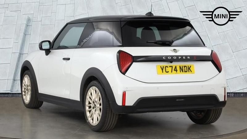 Used Mini Cooper S Hatch 201 HP (147 kW) 2024 White Hatchback