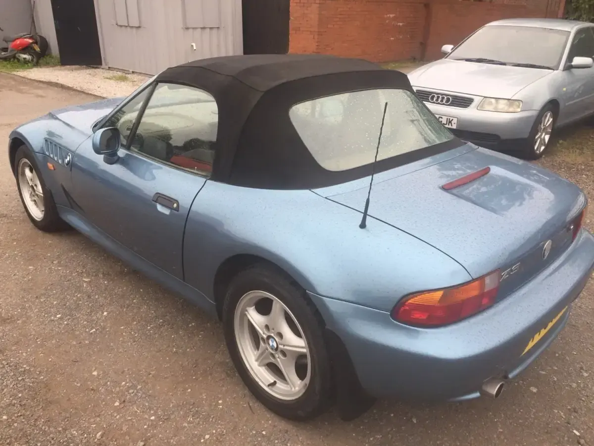 Usado BMW Z3 140 HP (102 kW) 1998 Azul Cabrios