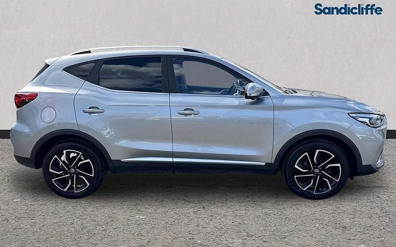 Usado MG ZS Exclusive 111 HP (81 kW) 2023 Prateado Sedan