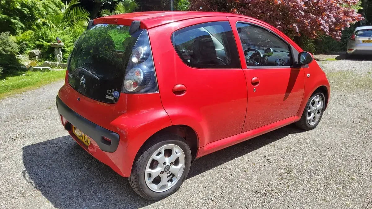 Used Citroën C1 68 HP (50 kW) 2014 Red Hatchback