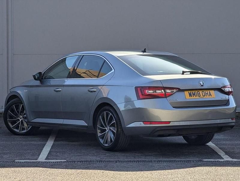 Used Skoda Superb LAURIN & KLEMENT 190 HP (139 kW) 2018 Grey Hatchback