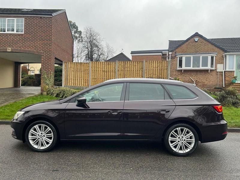 Used Seat Leon XCELLENCE 2017 Mauve/purple Estate