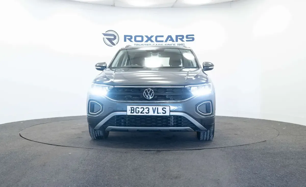 Used VW T-Roc Life 110 HP (80 kW) 2023 Grey SUV