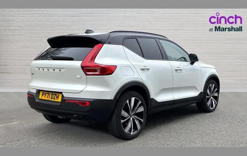 Used Volvo XC40 R-Design Pro 258 HP (189 kW) 2021 White SUV