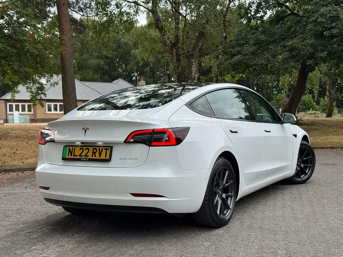 Used Tesla Model 3 Long Range AWD 366 kW (498 HP) 2022 White Sedan