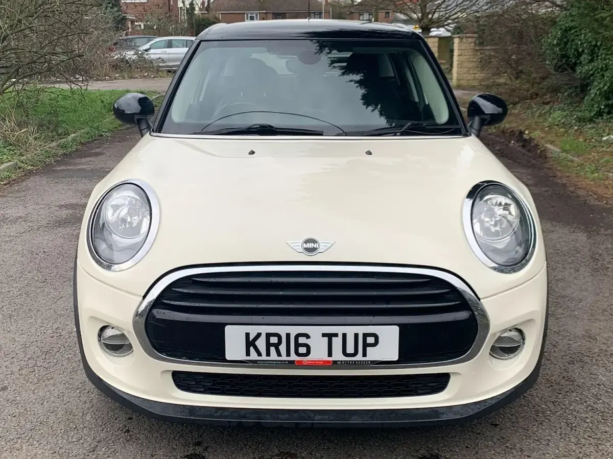 Używany Mini Cooper Hatch 2016 Biały Hatchback