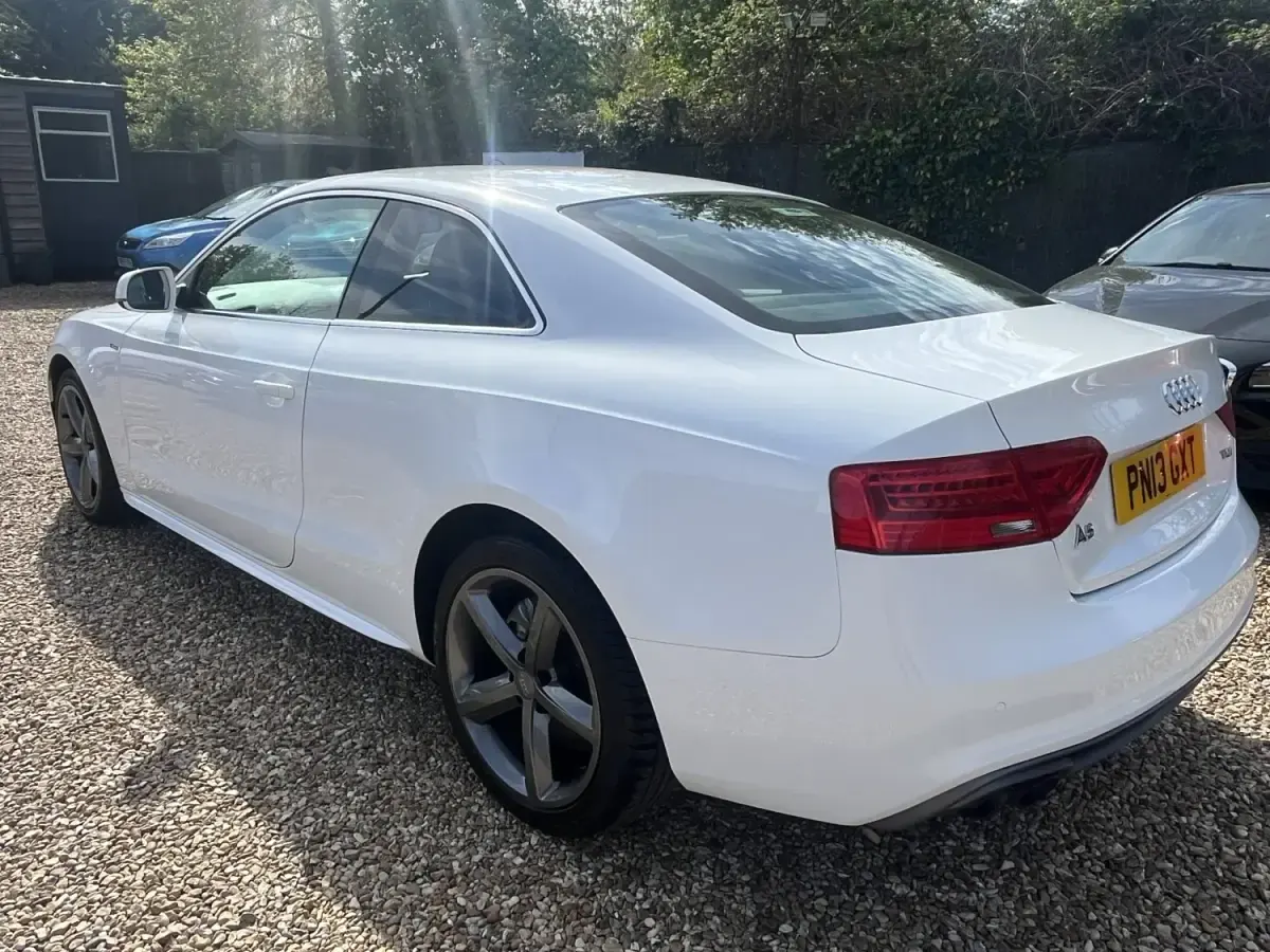 Usado Audi A5 S-Line 177 HP (130 kW) 2013 Branco Coupé