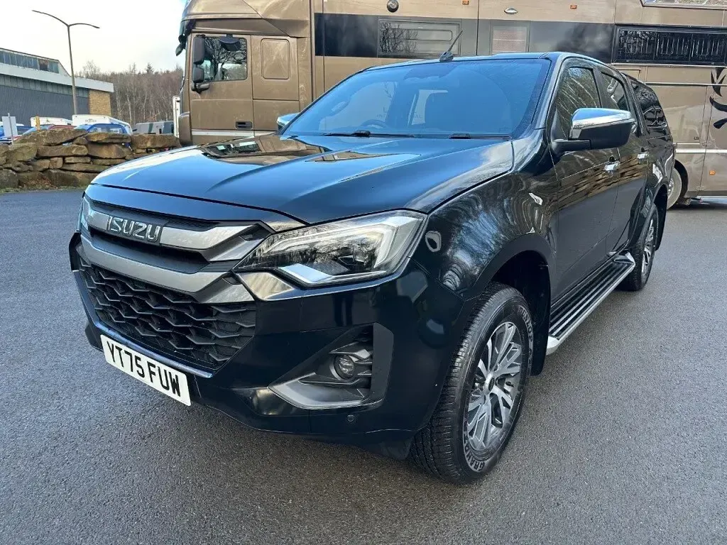 Used Isuzu D-Max 2025 Black Pickup
