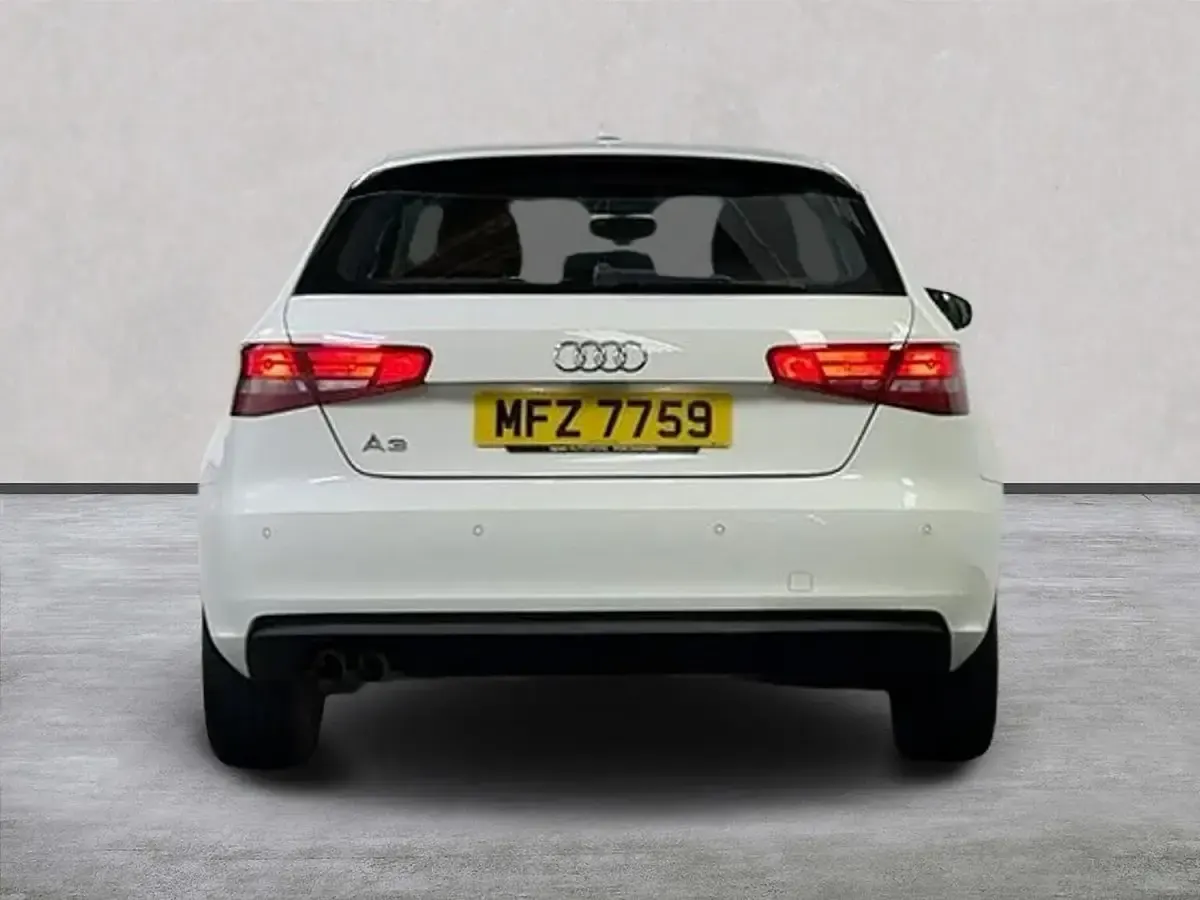 Used Audi A3 Comfort 122 HP (89 kW) 2013 White Hatchback