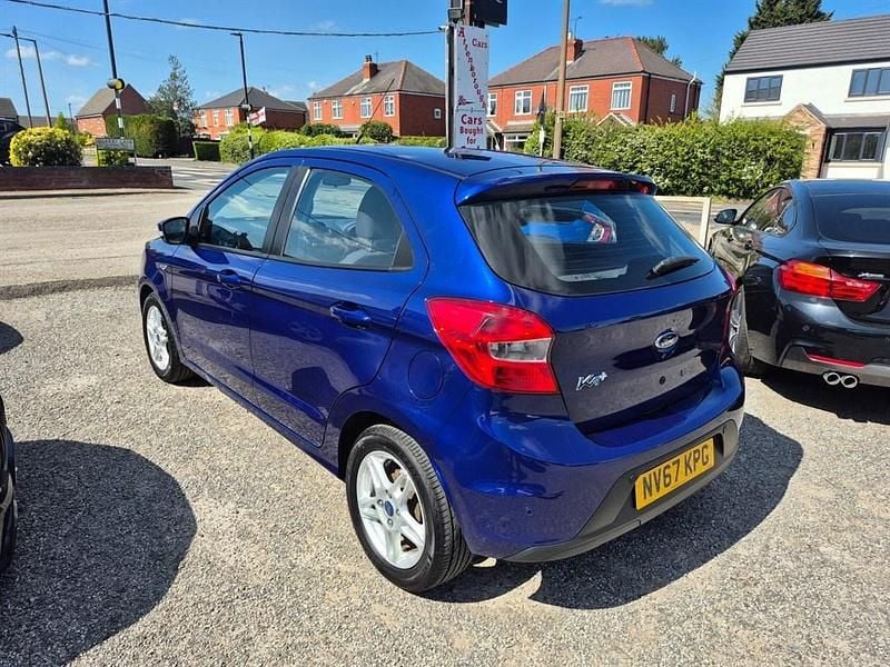 Used Ford Ka Plus Zetec 70 HP (51 kW) 2018 Blue Hatchback