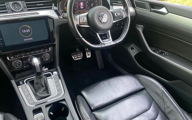 Used VW Arteon R-line 190 HP (139 kW) 2019 White Hatchback