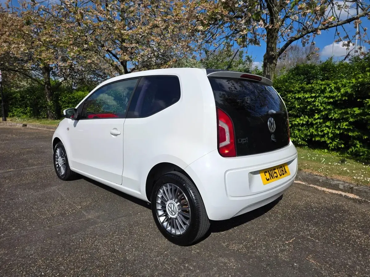 Usado VW up! high up! 75 HP (55 kW) 2015 Branco Citadino