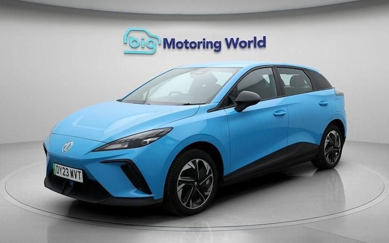 Used MG MG4 EV SE 125 kW (170 HP) 2023 Blue Hatchback