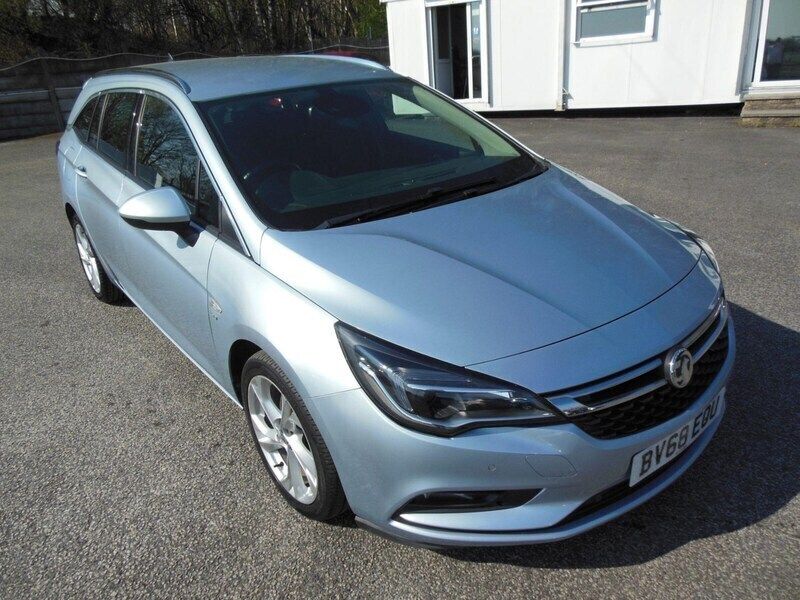 Silver Used 2018 Vauxhall Astra SRi Estate | £10,750 (Expensive) - Image 1/4