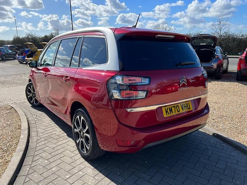 Used Citroën C4 SpaceTourer Flair 127 HP (93 kW) 2020 Red MPV