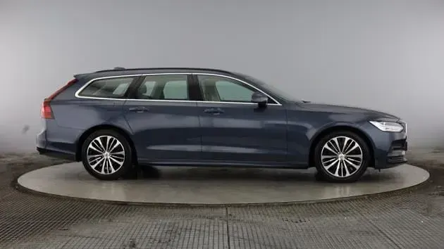 Used Volvo V90 Core 194 HP (142 kW) 2023 Estate