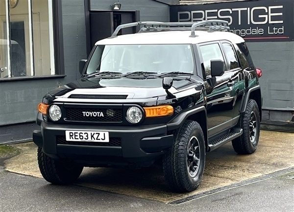 Black with white roof Used 2013 Toyota FJ Cruiser SUV | £29,950 - Image 1/1